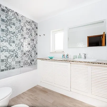 Horta's - Private Heatable Pool * ラゴス