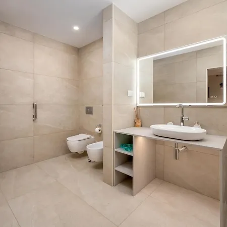 Horta's - Private Heatable Pool Лагуш