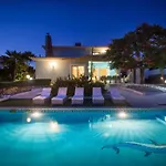 Horta's - Private Heatable Pool Willa *