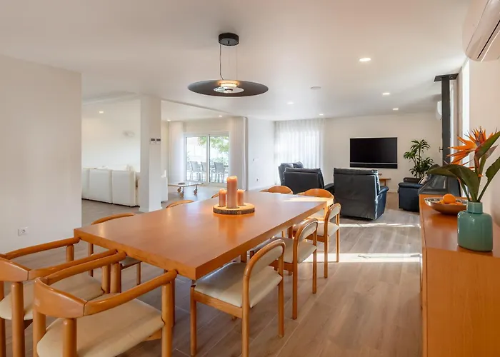 Horta's - Private Heatable Pool *