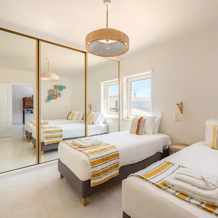 Horta's - Private Heatable Pool *